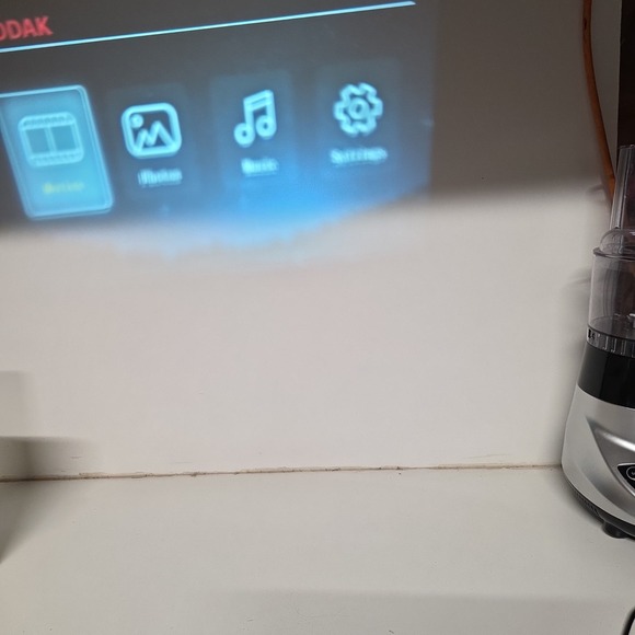 Kodak FLIK X4 Home LED Projector Native Resolution WXGA 800 x 480 With Remote - Picture 7 of 7